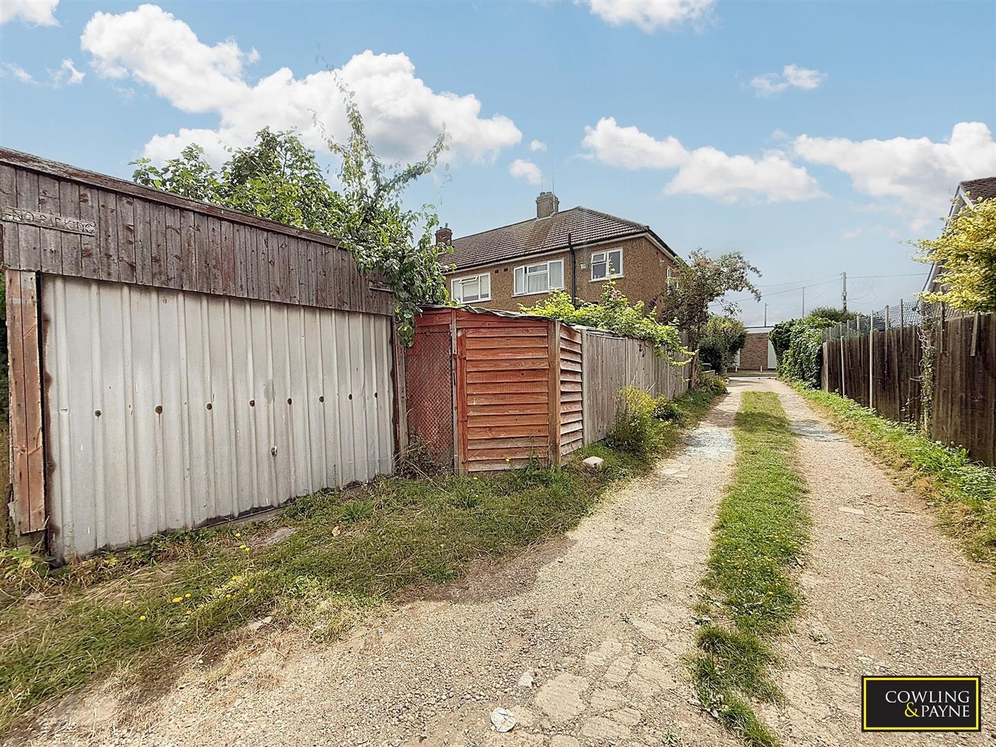 Bruce Grove, Wickford